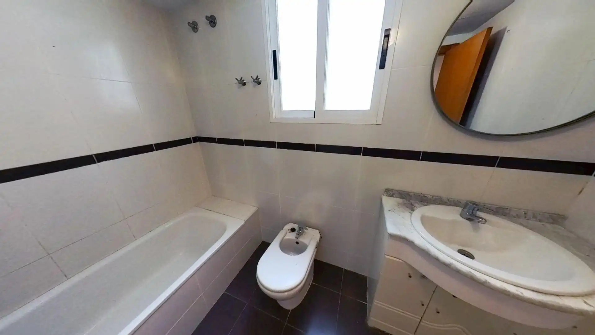 Baño de Piso en venta en Llíria con Aire acondicionado