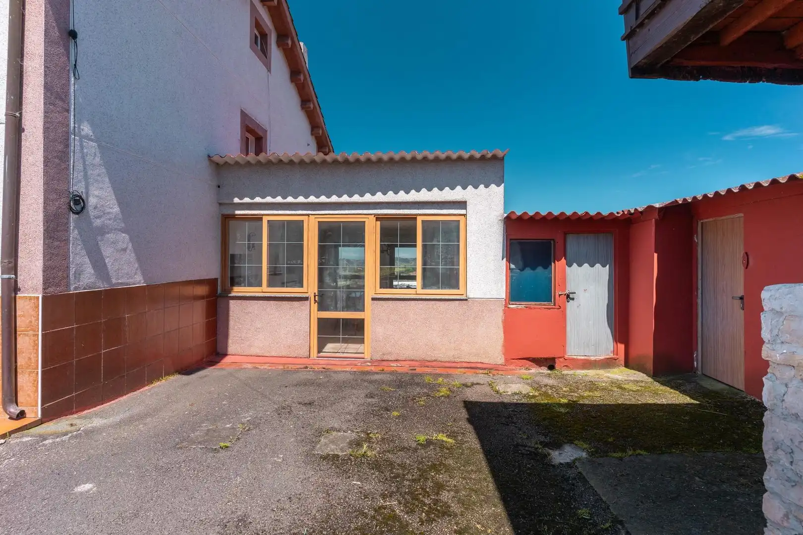 Vista exterior de Casa o xalet en venda en Gijón  amb Calefacció, Jardí privat i Traster