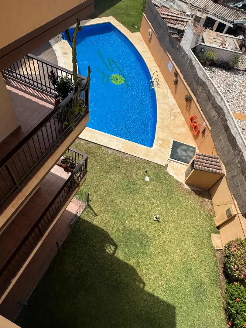 Piscina de Apartament de lloguer en Fuengirola amb Aire condicionat, Terrassa i Moblat