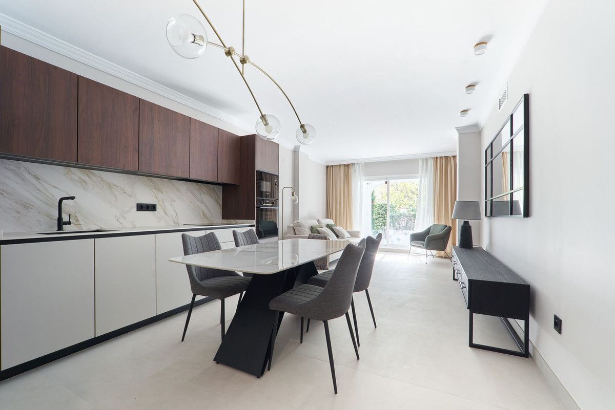 Dining room of Planta baja for sale in Marbella  with Air Conditioner, Terrace and Community pool