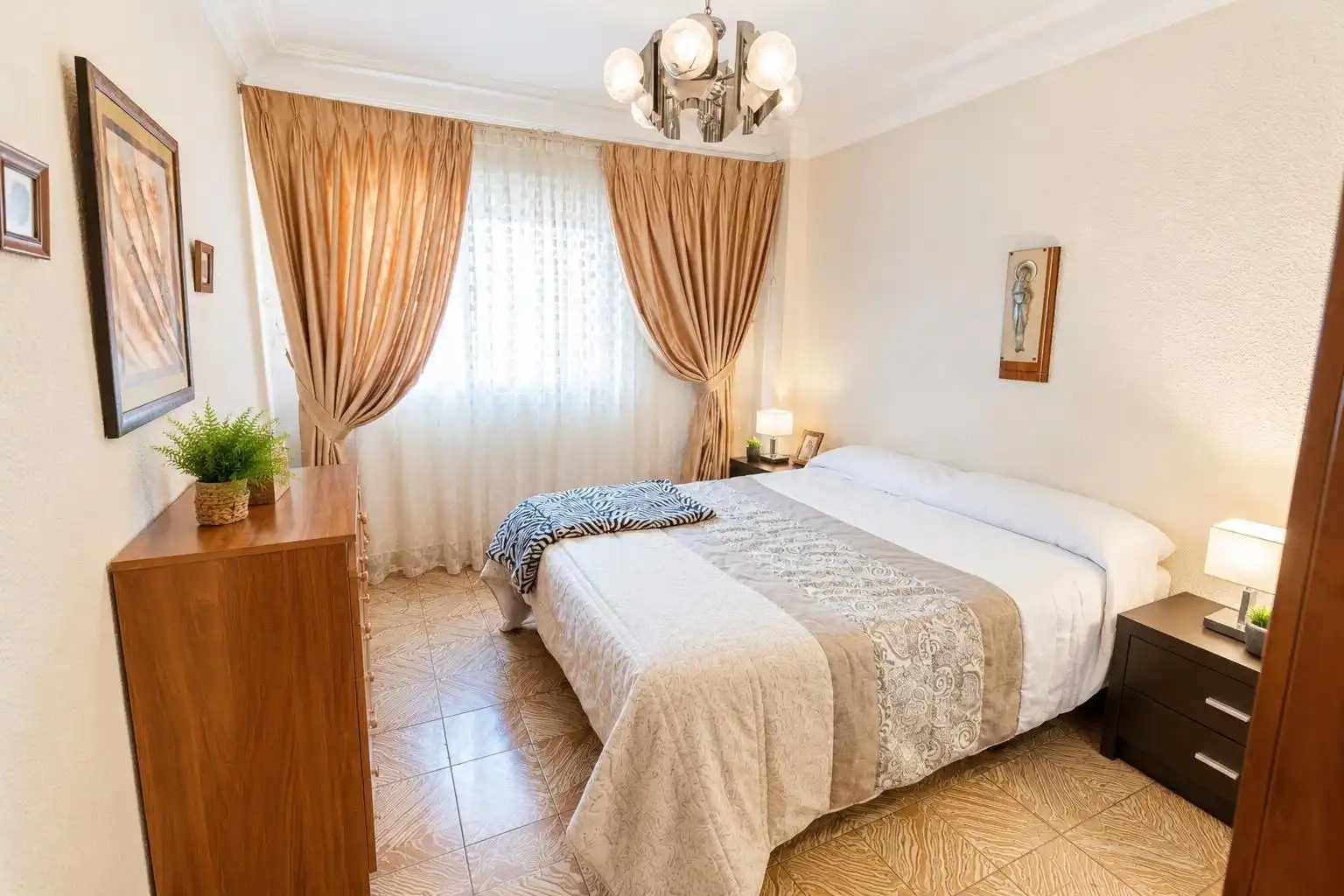Habitación de Piso en venta en Zaragoza con Calefacción, Terraza y Amueblado