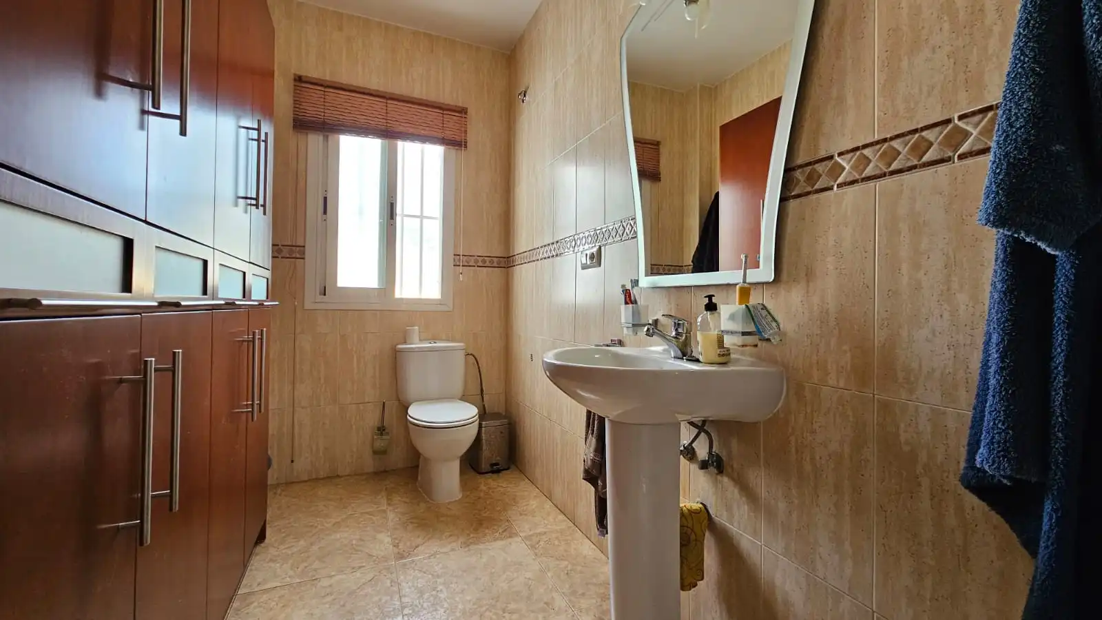 Baño de Ático en venta en El Ejido con Aire acondicionado, Terraza y Amueblado