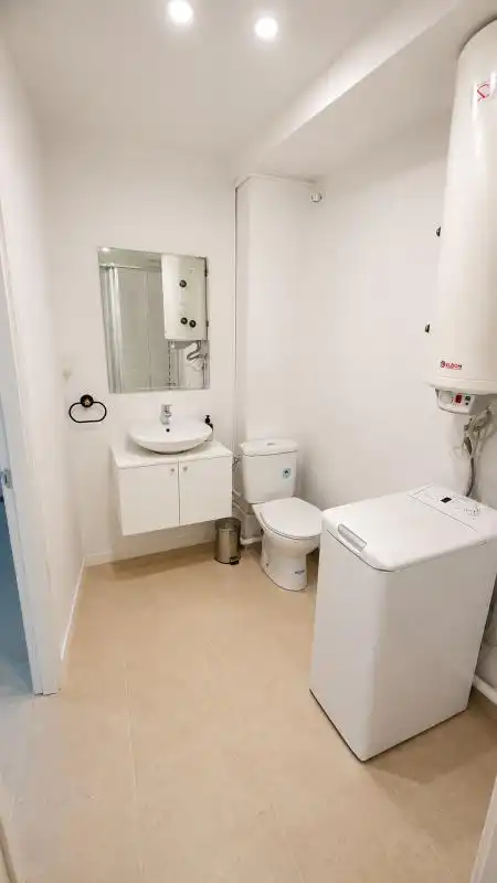Badezimmer von Erdgeschoss zum Verkauf in Palomares del Río mit Heizung