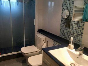 Baño de Piso en venta en Vilanova i la Geltrú con Aire acondicionado, Amueblado y Balcón