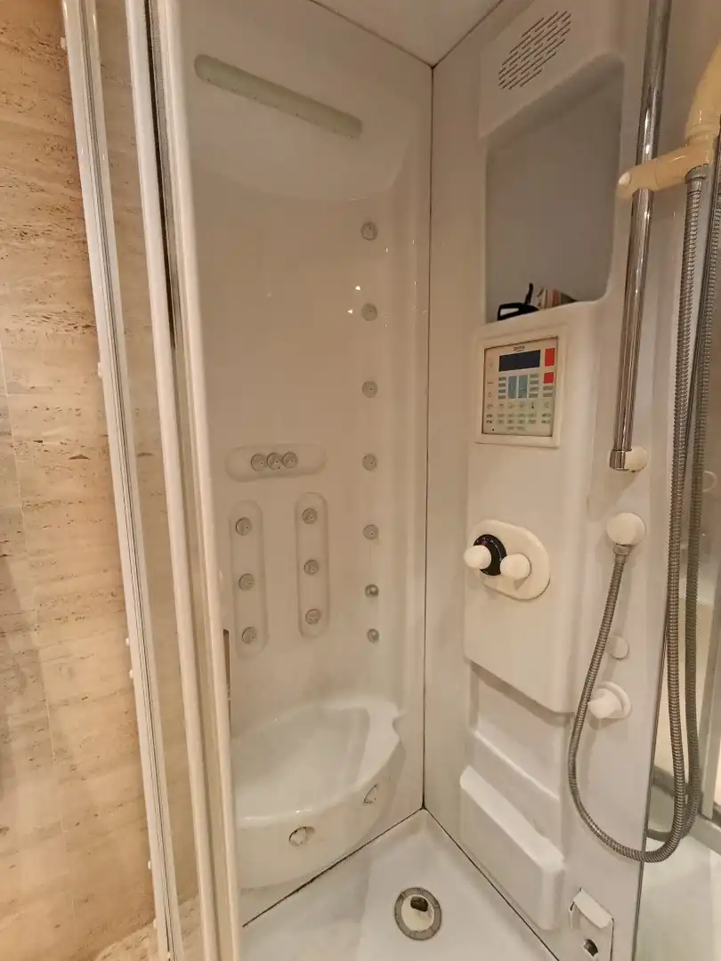 Bathroom of Houses for sale in Buendía  with Air Conditioner, Heating and Private garden