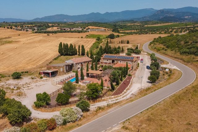 Vista exterior de Finca rústica en venta en Peralada con Aire acondicionado, Calefacción y Jardín privado