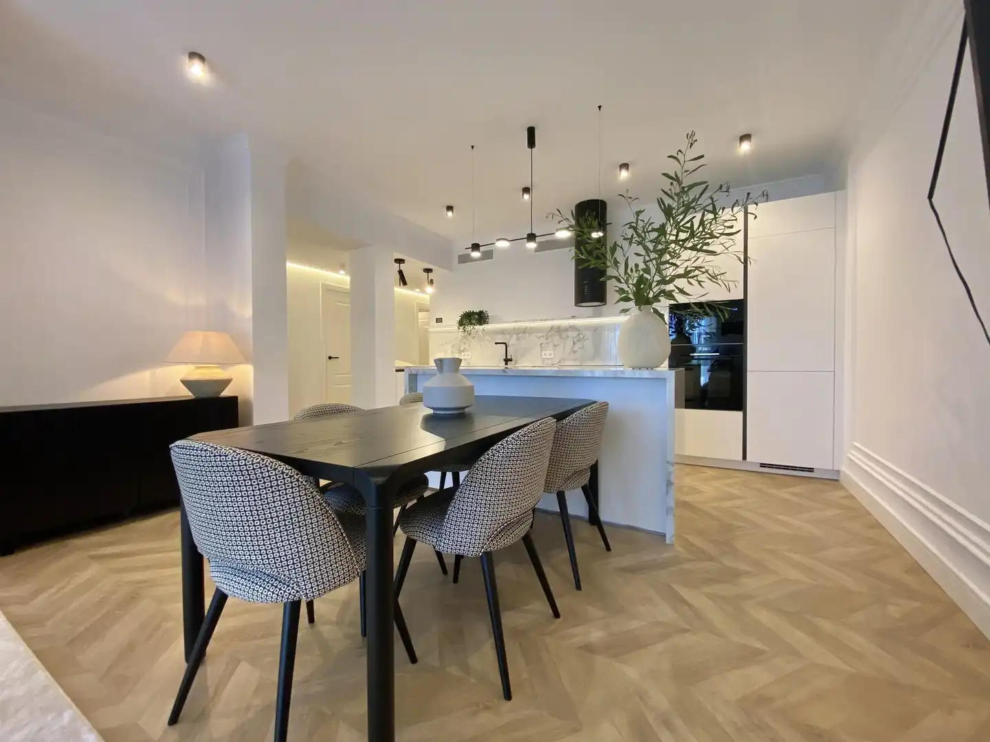 Dining room of Flat for sale in Estepona  with Air Conditioner, Terrace and Storage room