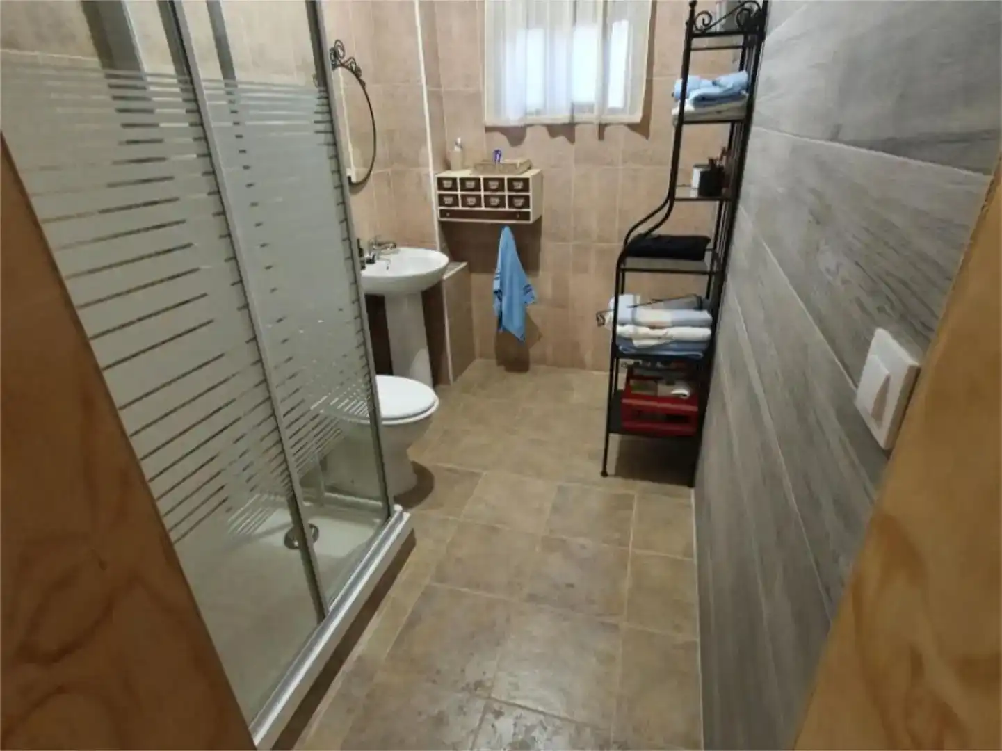 Badezimmer von Wohnung zum Verkauf in Casas de Millán mit Schwimmbad