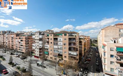 Vista exterior de Pis en venda en  Granada Capital amb Calefacció