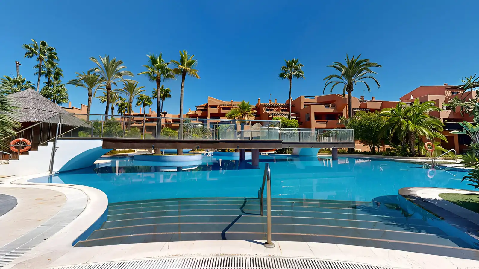 Apartament amb terrassa en venda a Estepona Pueblo, imagen 35