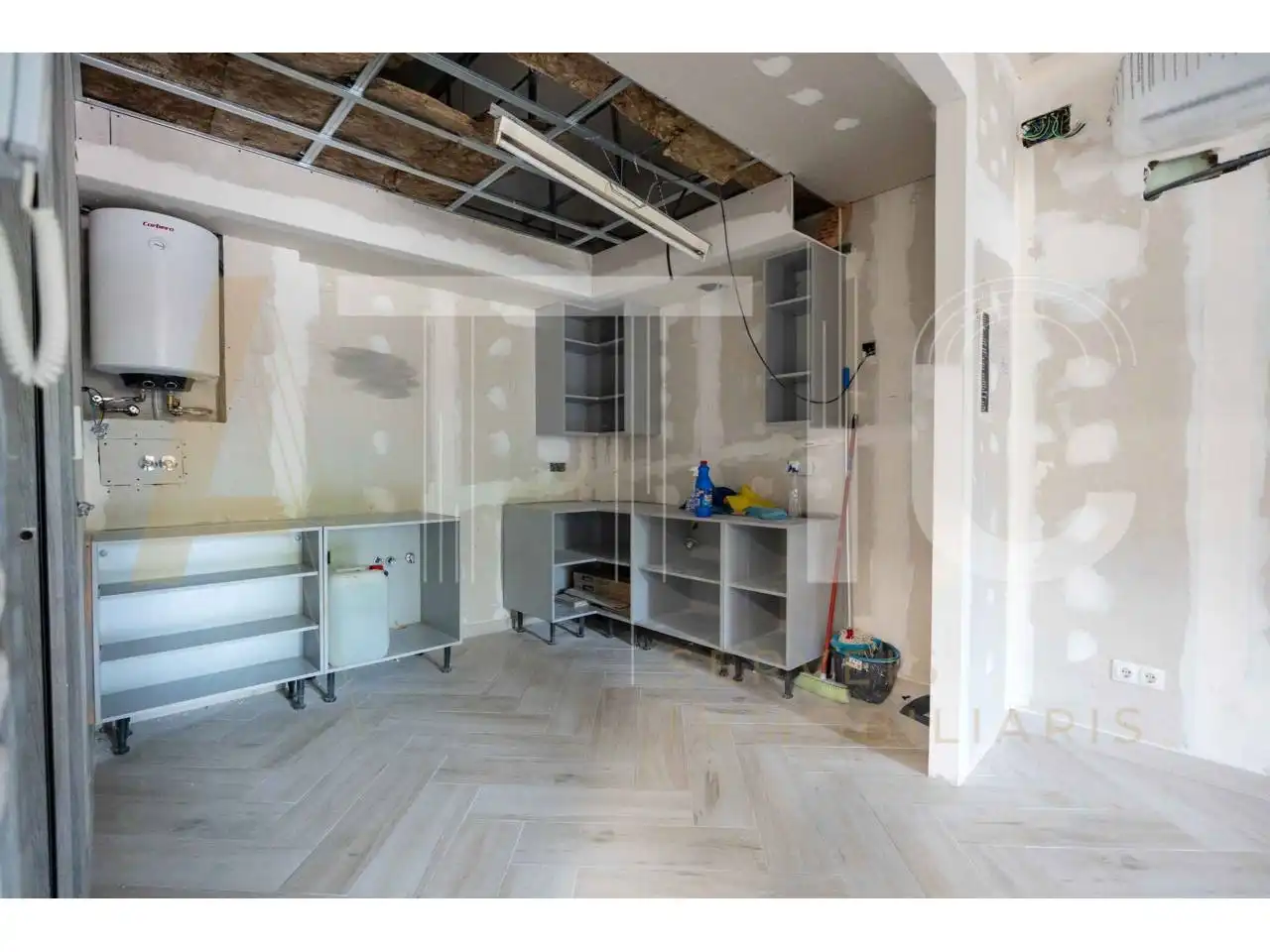 Kitchen of Flat for sale in Sabadell  with Air Conditioner