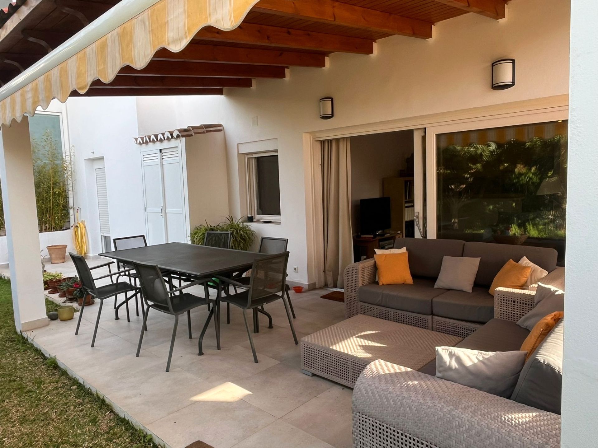 Terrassa de Apartament de lloguer en Estepona amb Aire condicionat, Jardí privat i Terrassa