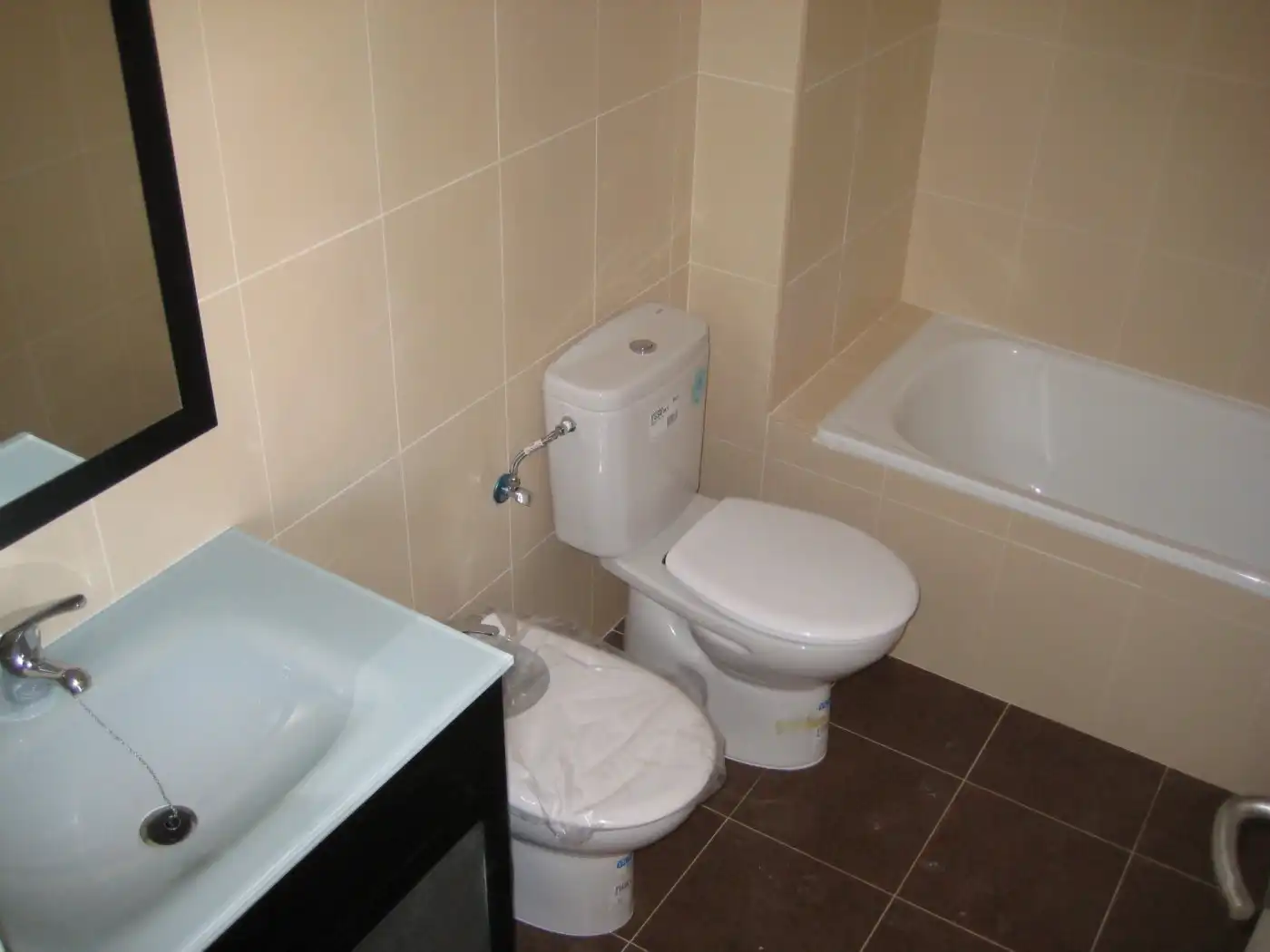 Baño de Piso en venta en Fuensalida con Aire acondicionado, Calefacción y Terraza
