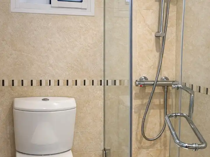 Baño de Piso en venta en  Sevilla Capital con Aire acondicionado, Terraza y Balcón