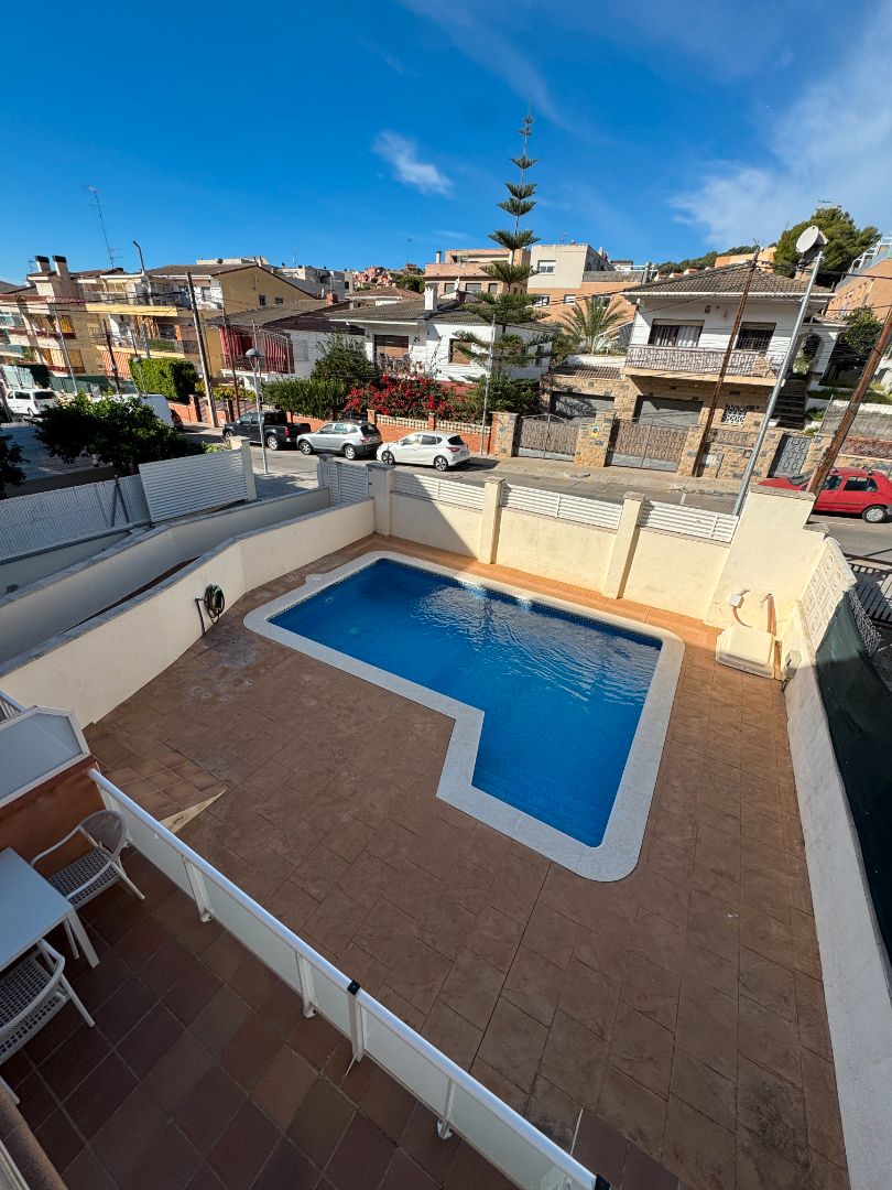 Piscina de Pis de lloguer en Calafell amb Aire condicionat, Calefacció i Terrassa