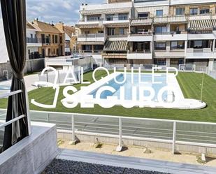 Vista exterior de Pis de lloguer en Mairena del Aljarafe amb Aire condicionat, Terrassa i Piscina