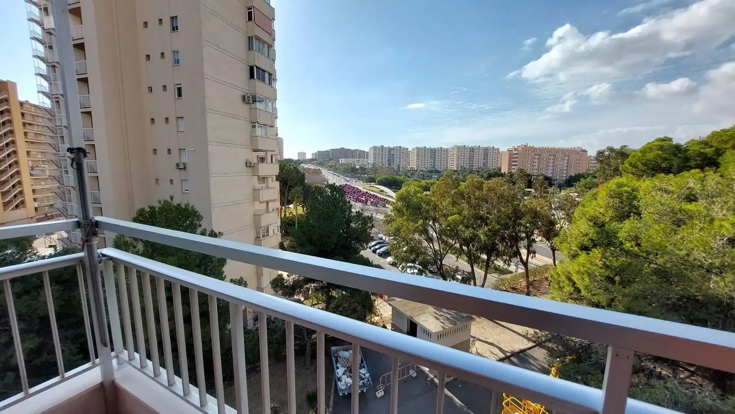Vista exterior de Piso en venta en Alicante / Alacant con Aire acondicionado, Calefacción y Jardín privado