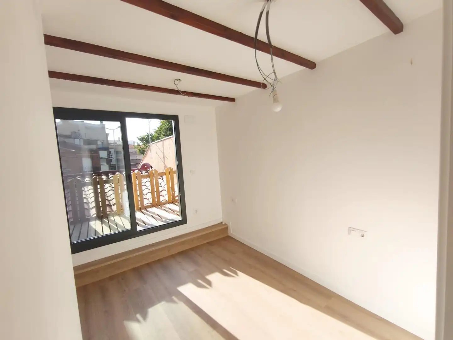 Balcony of Houses for sale in Sabadell  with Air Conditioner, Parquet flooring and Terrace