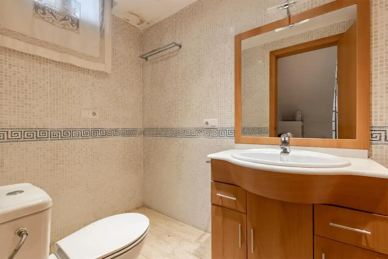 Bathroom of Flat for sale in L'Ampolla  with Air Conditioner, Private garden and Swimming Pool