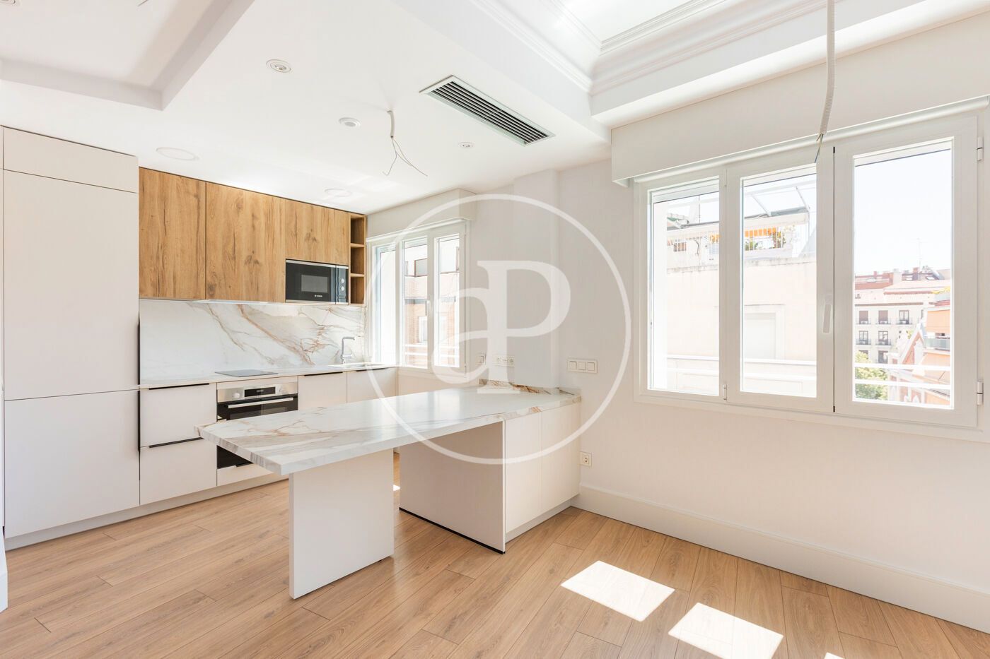 Exterior view of Flat for sale in  Madrid Capital  with Air Conditioner, Heating and Storage room