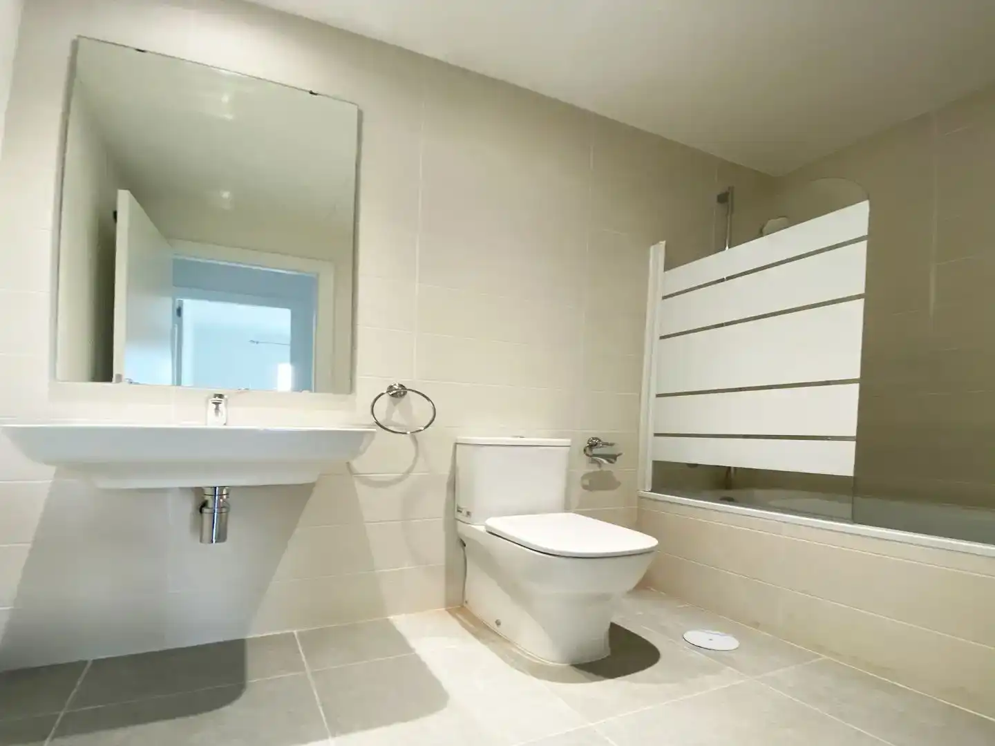 Badezimmer von Wohnung zur Miete in Málaga Capital mit Klimaanlage und Schwimmbad