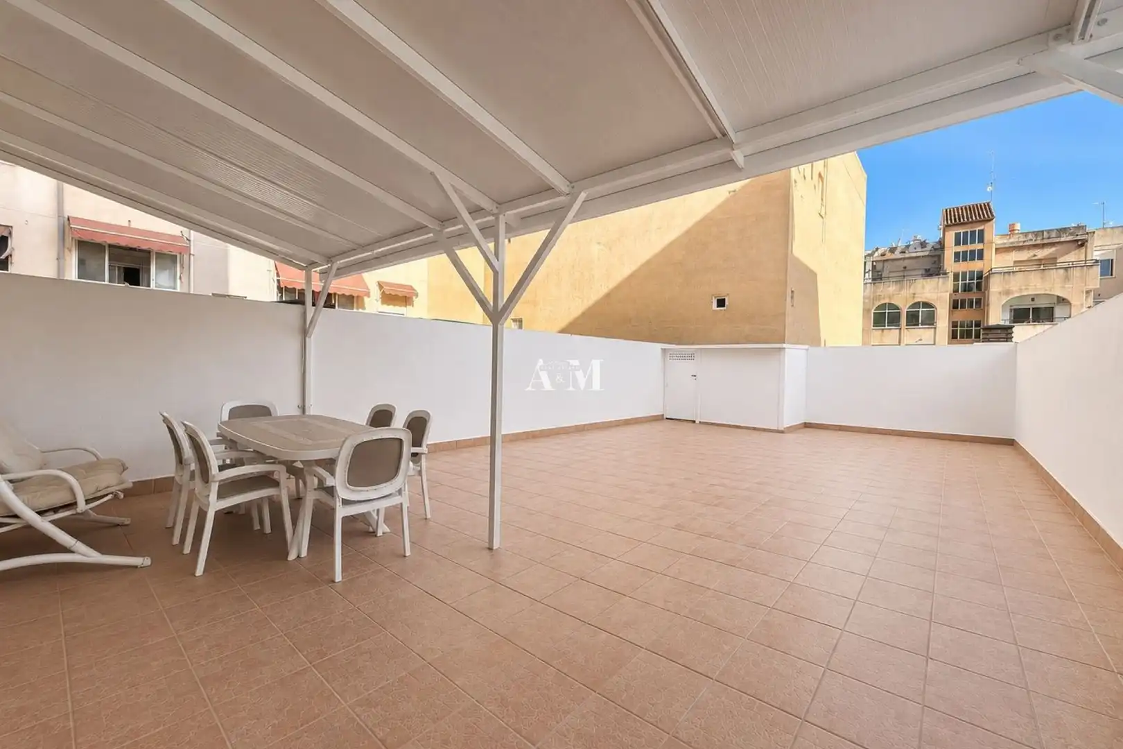 Terrassa de Apartament de lloguer en Torrevieja amb Aire condicionat, Calefacció i Moblat