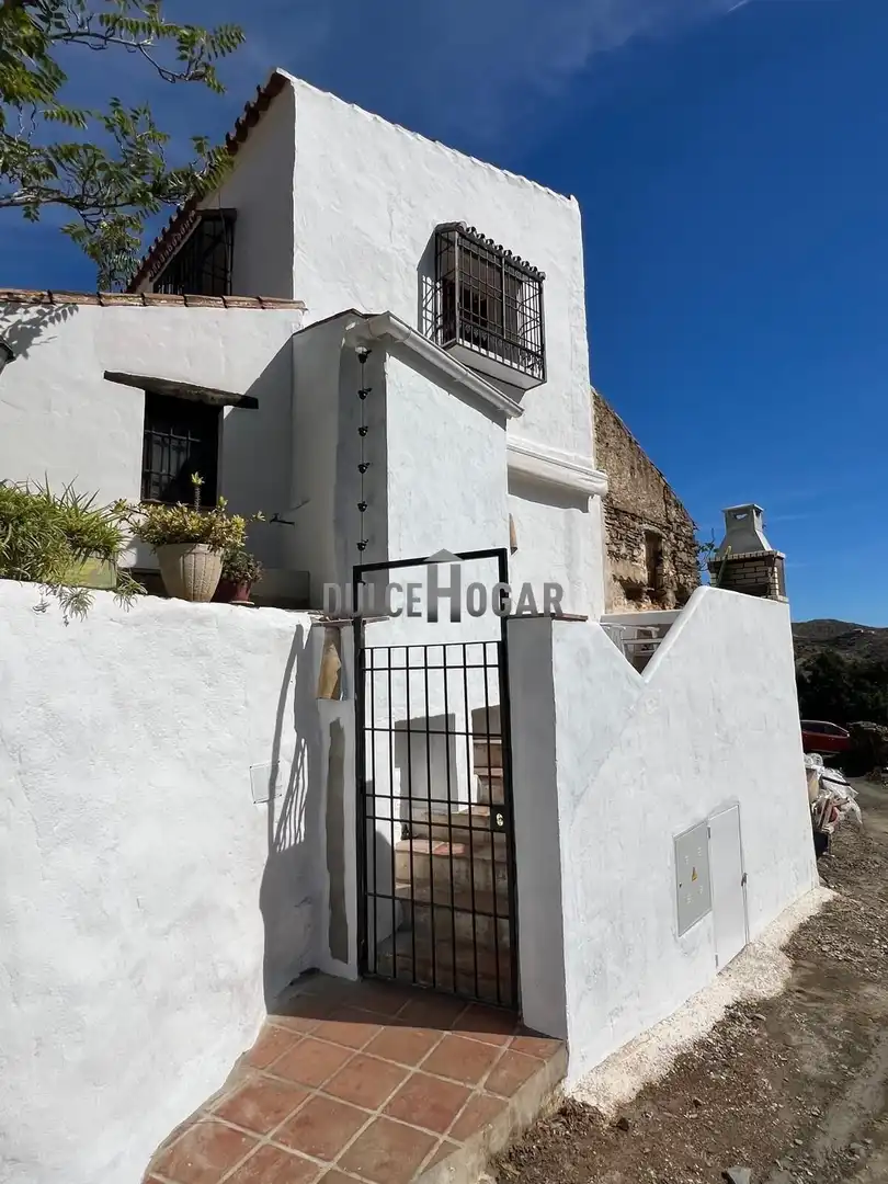 Vista exterior de Finca rústica en venta en Moclinejo con Aire acondicionado, Calefacción y Jardín privado