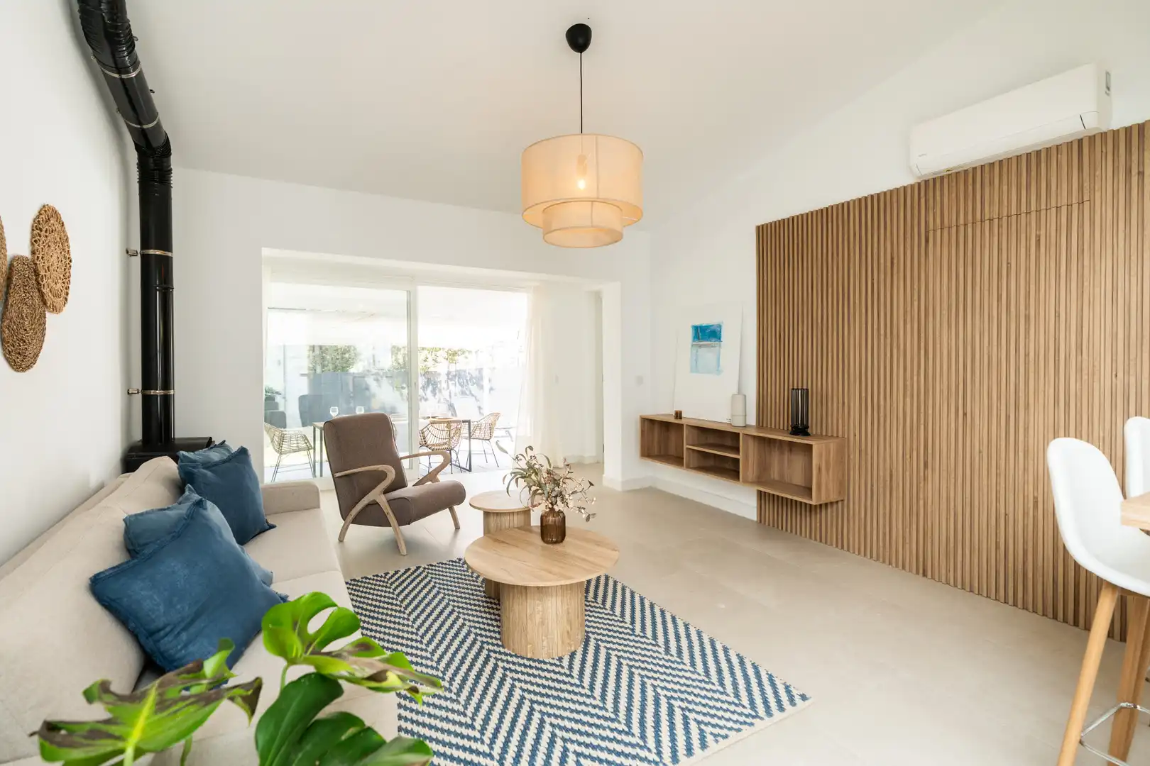 Sala d'estar de Casa o xalet en venda en Estepona amb Jardí privat i Piscina