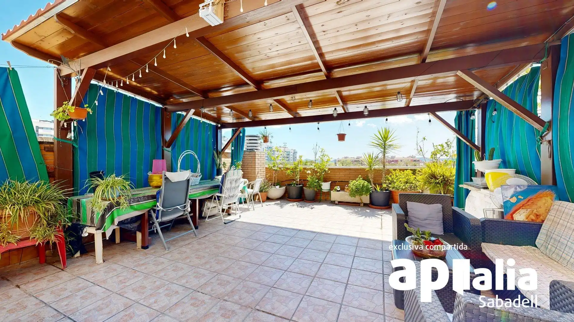 Terraza de Casa adosada en venta en Barberà del Vallès con Calefacción, Terraza y Balcón