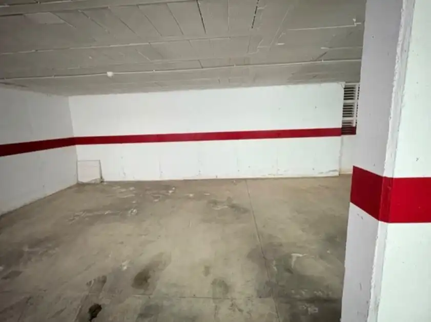 Einzelparkplatz zur Miete in Calle Bahía de Almería 5, imagen 3