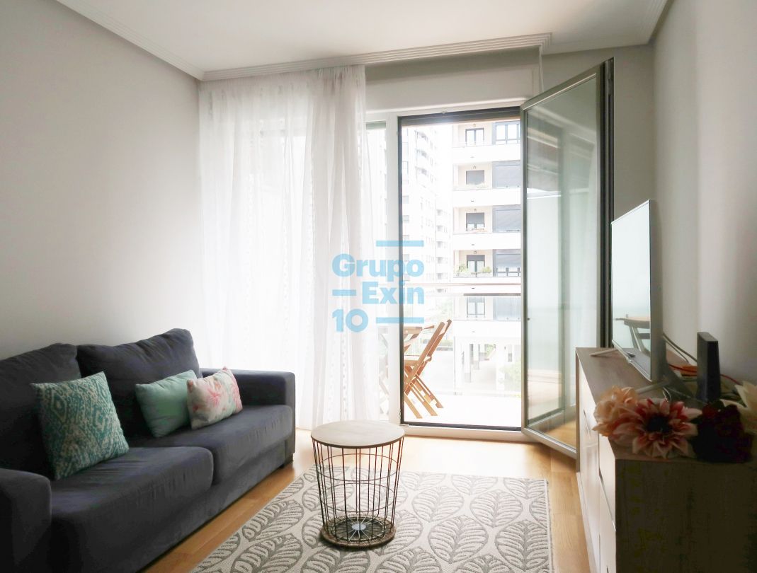 Wohnzimmer von Wohnung miete in Donostia - San Sebastián  mit Heizung und Terrasse