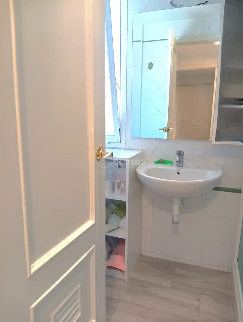 Baño de Piso en venta en Benalmádena con Aire acondicionado, Terraza y Amueblado