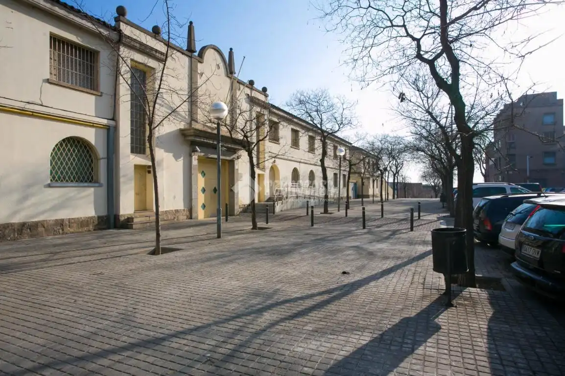 Vista exterior de Local en venta en Barcelona