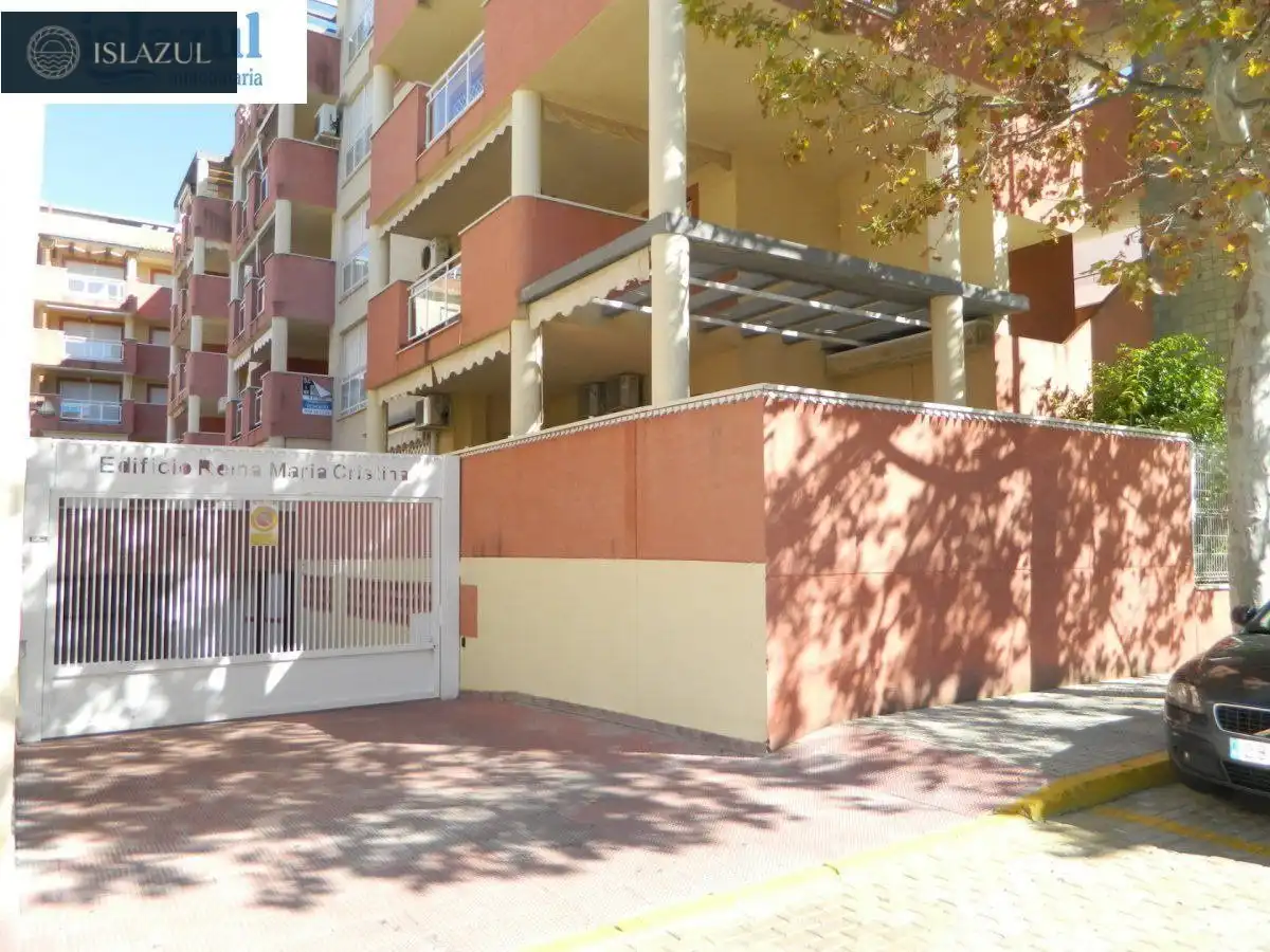 Vista exterior de Dúplex de alquiler en Isla Cristina con Terraza, Balcón y Piscina comunitaria