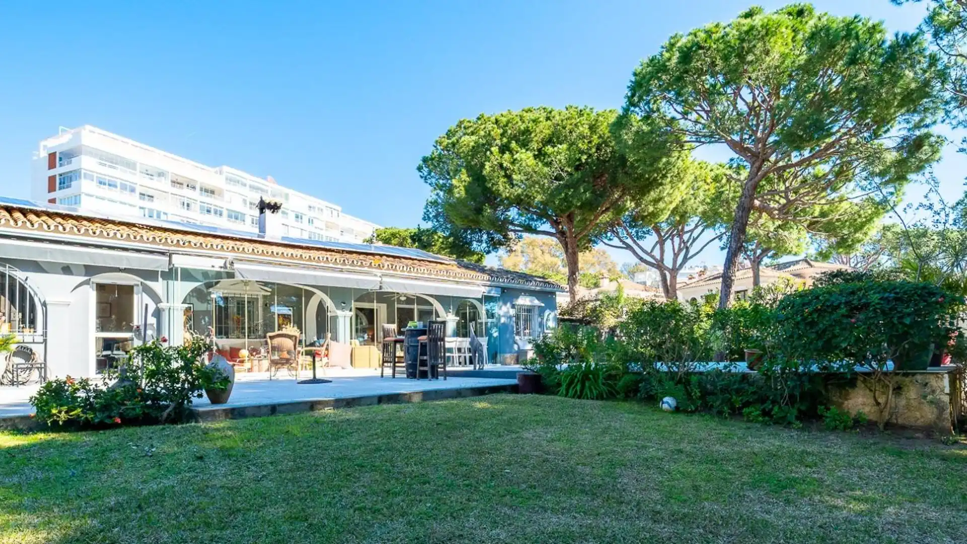 Jardí de Casa o xalet en venda en Marbella amb Aire condicionat, Calefacció i Jardí privat