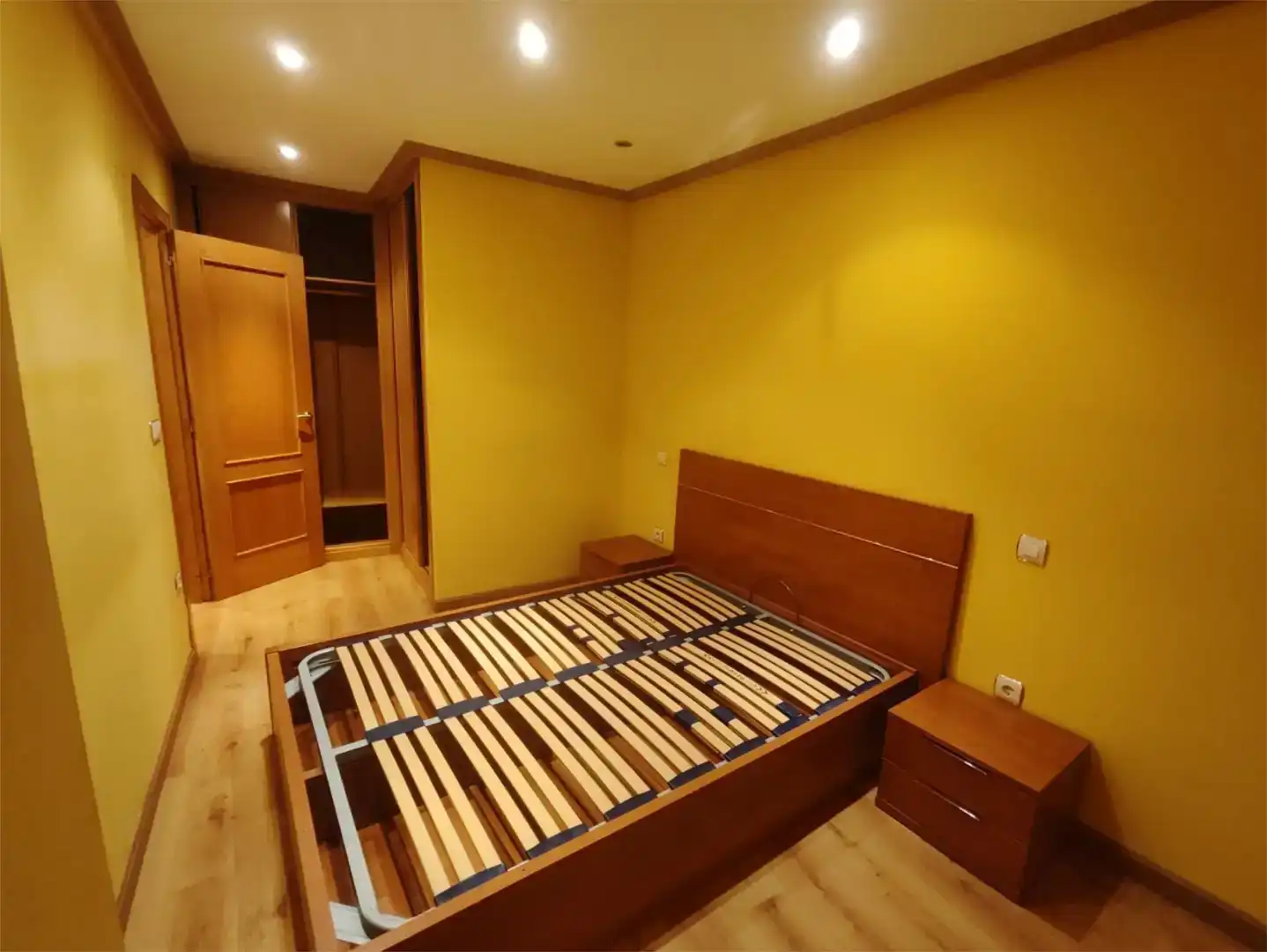 Dormitori de Àtic en venda en Guardo amb Parquet, Moblat i Forn