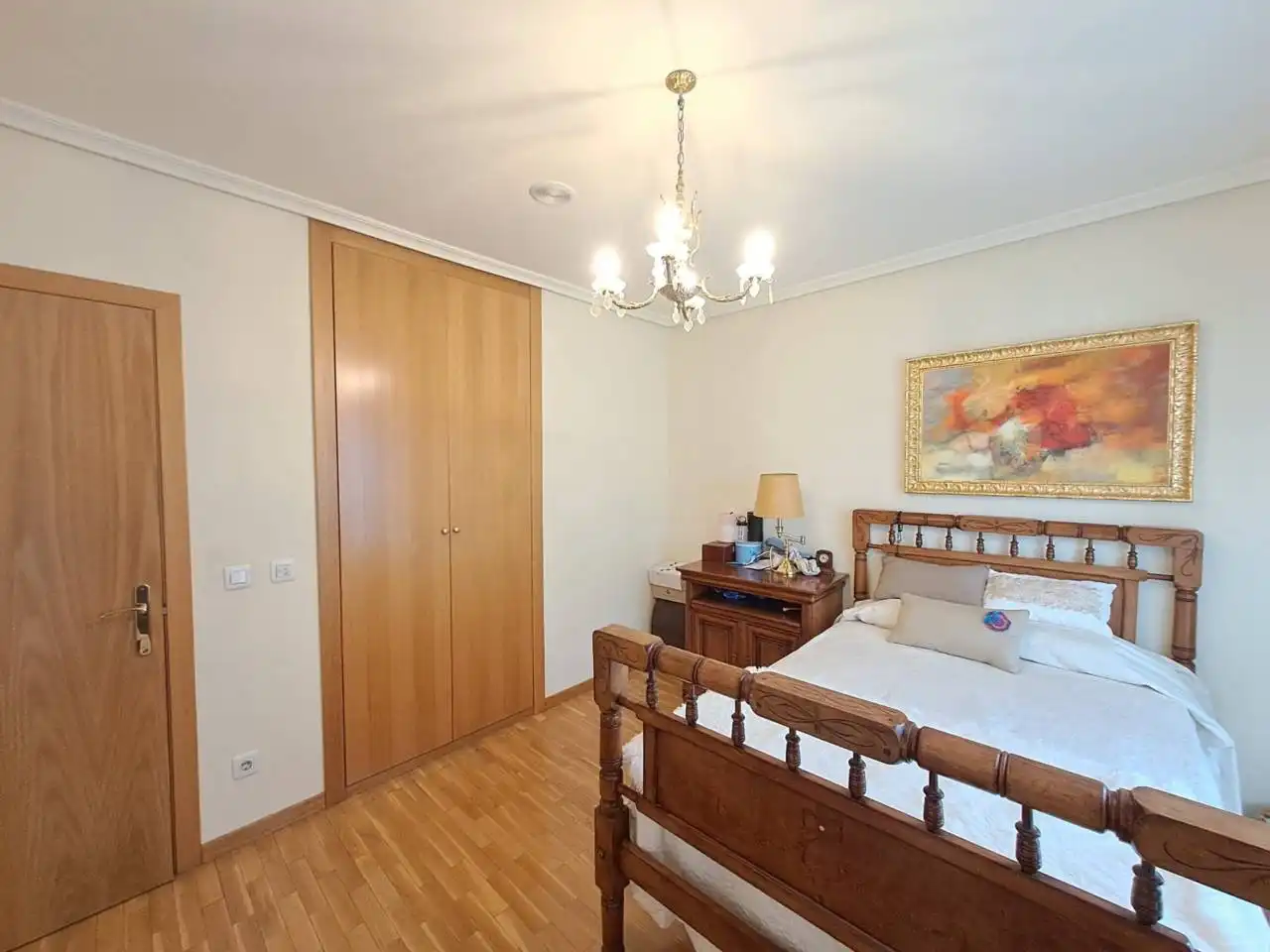Dormitori de Pis en venda en Burgos amb Calefacció, Parquet i Terrassa