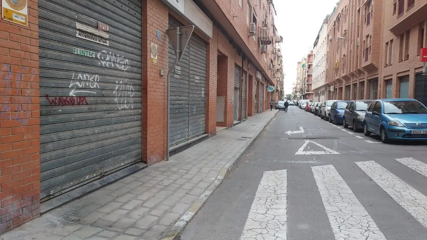 Local comercial en venta en Campoamor - Altozano