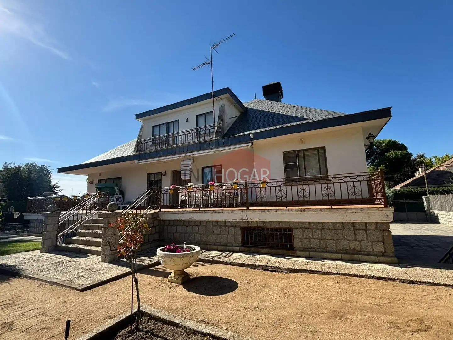 Vista exterior de Casa o xalet en venda en Ávila amb Calefacció, Jardí privat i Traster