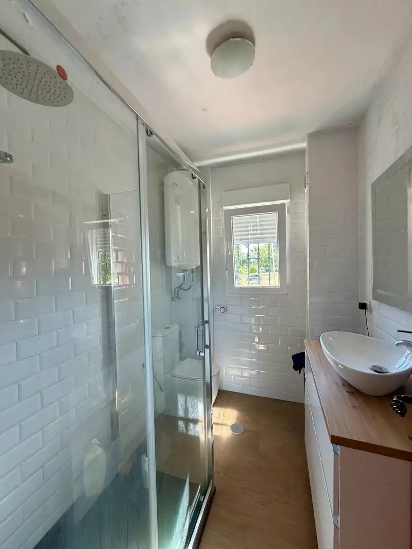 Baño de Casa adosada en venta en Villanueva del Ariscal