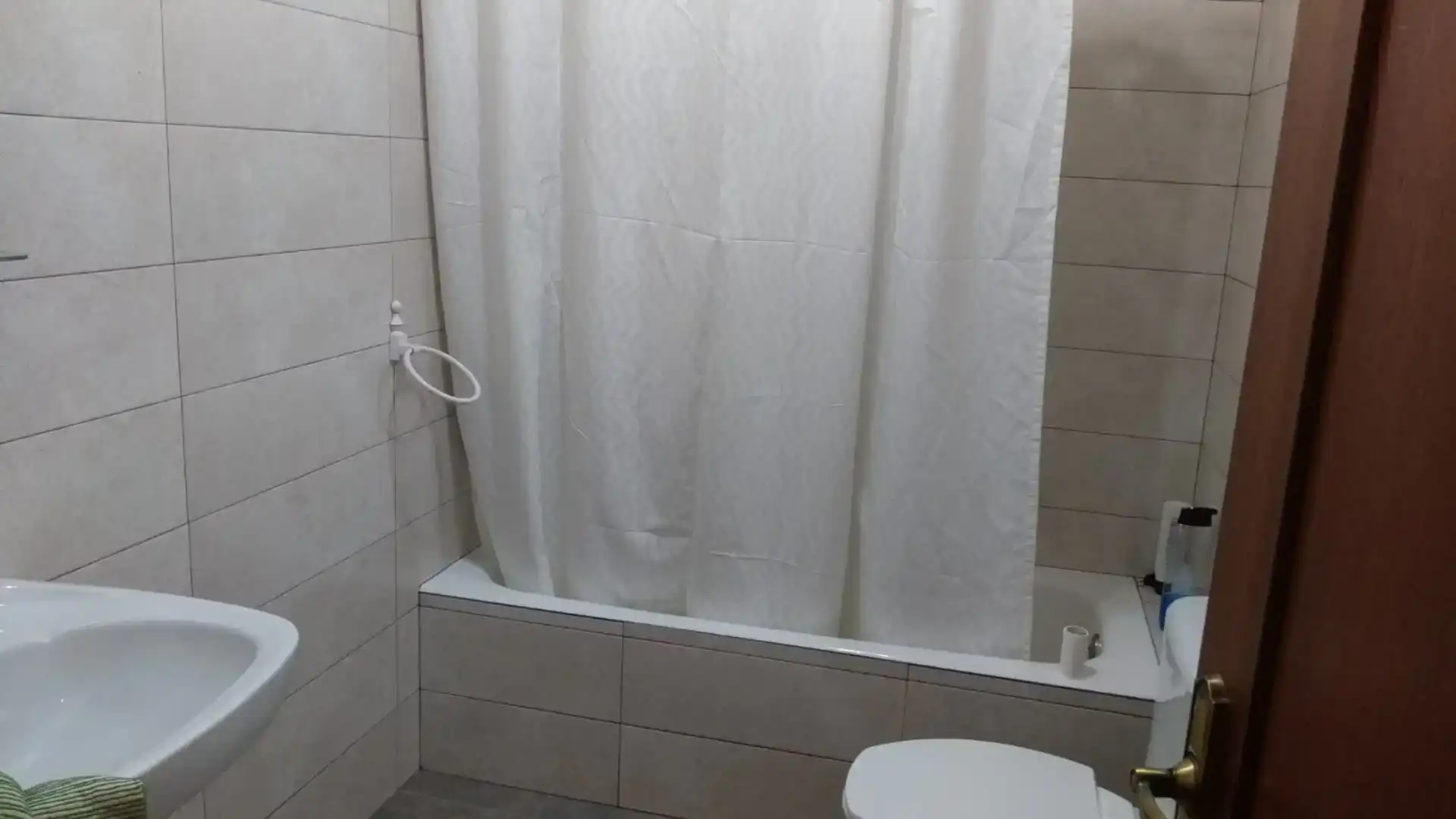 Badezimmer von Wohnung zur Miete in Medina de Pomar mit Parkett, Möbliert und Waschmaschine