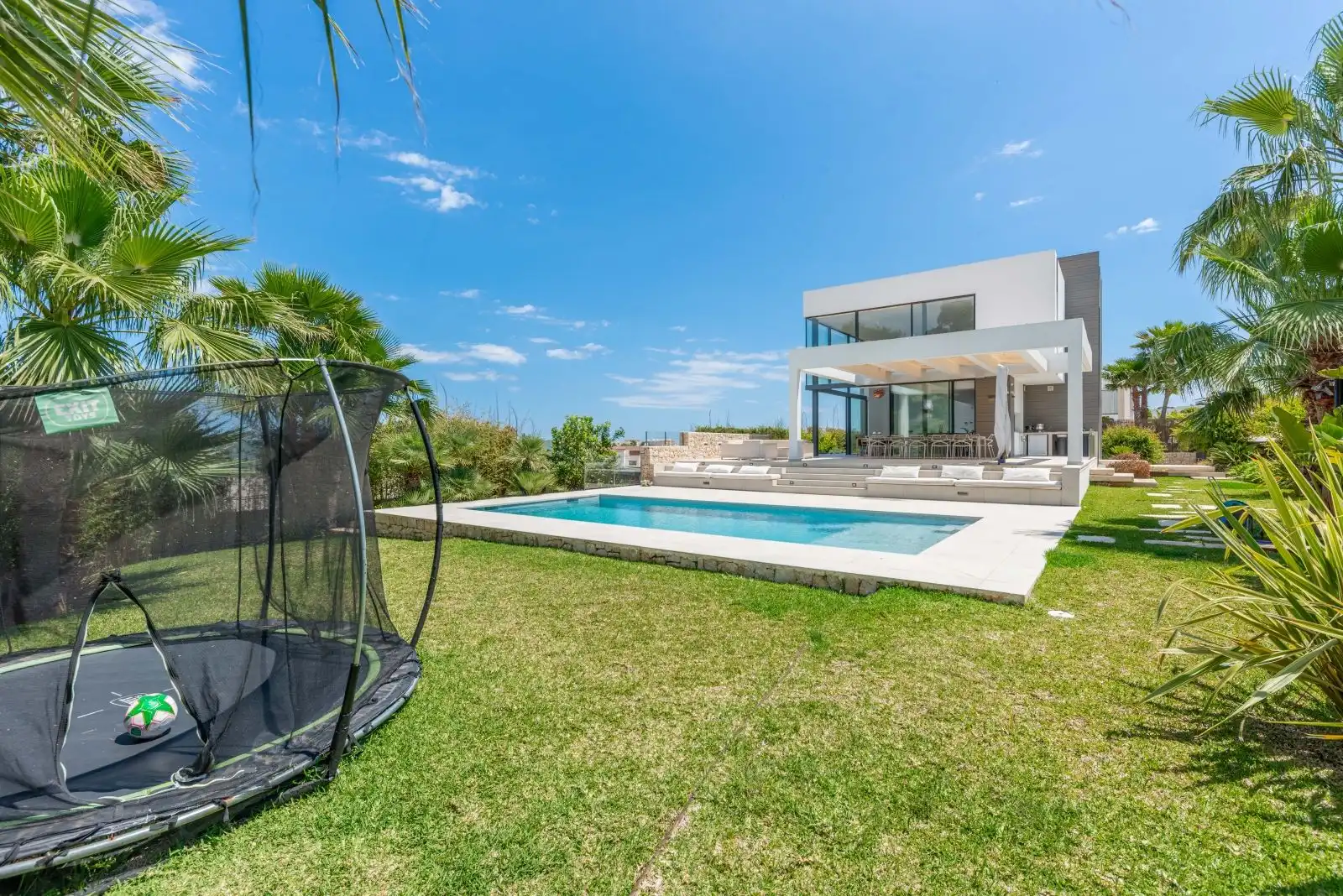 Swimming pool of Houses for sale in Jávea / Xàbia  with Air Conditioner, Heating and Private garden