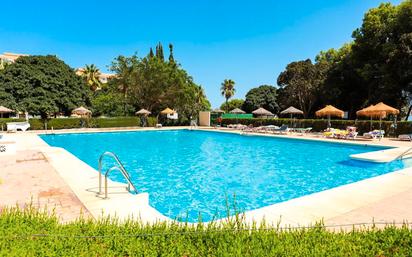 Piscina de Pis en venda en Benalmádena amb Aire condicionat, Terrassa i Piscina comunitària