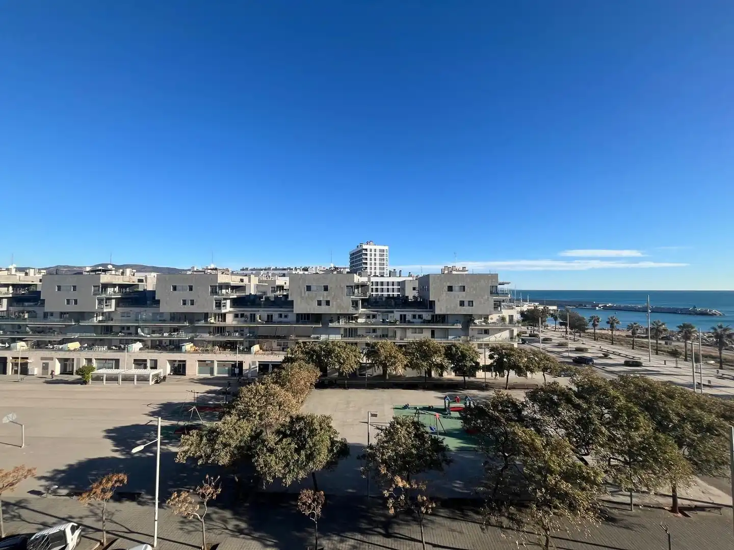 Vista exterior de Piso en venta en Badalona con Aire acondicionado, Calefacción y Terraza