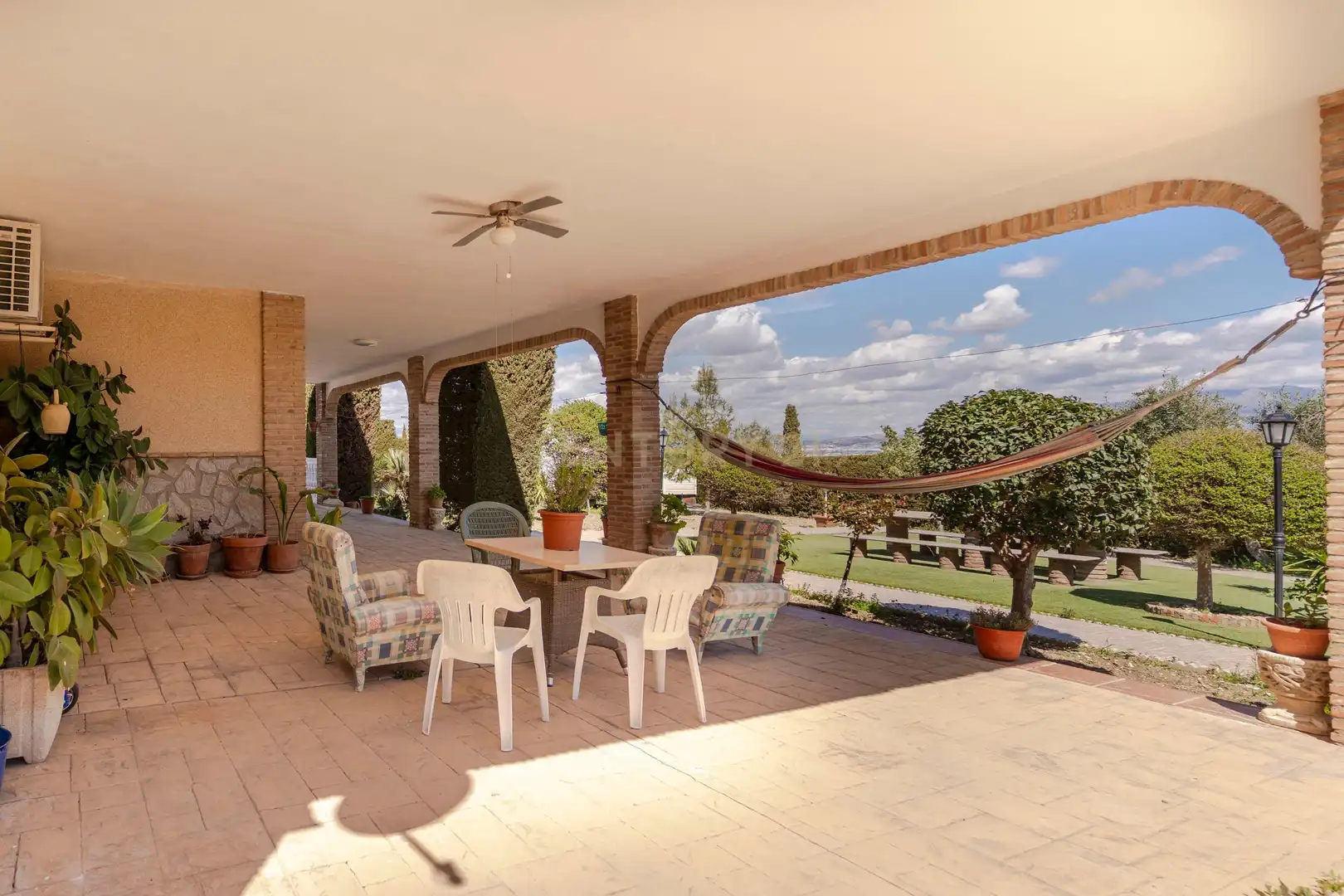 Terraza de Casa o chalet en venta en Las Gabias con Jardín privado, Trastero y Piscina