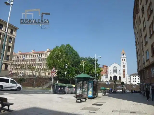 Exterior view of Flat for sale in Ibaiondo