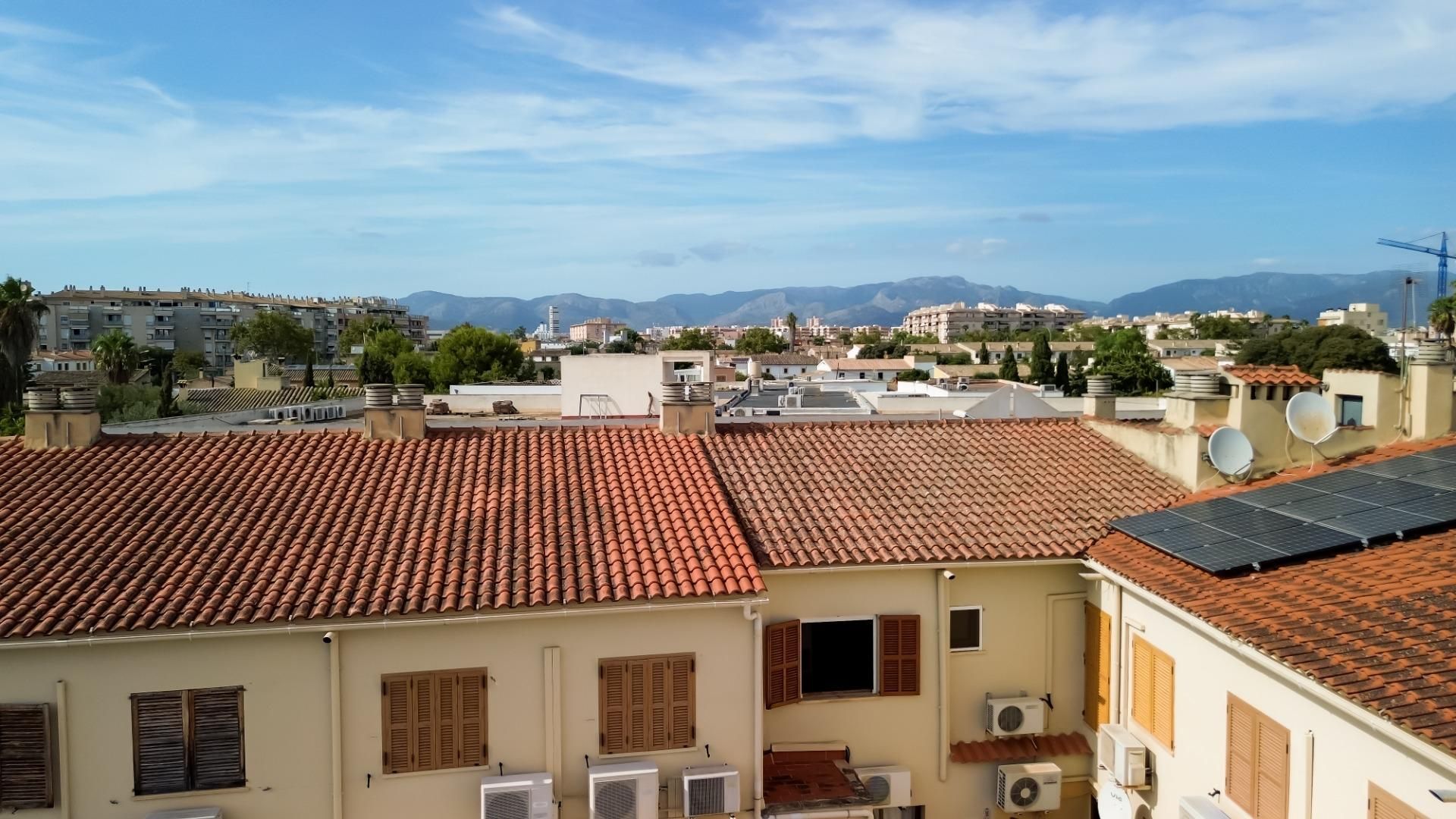 Vista exterior de Casa adosada en venta en  Palma de Mallorca con Aire acondicionado, Calefacción y Terraza
