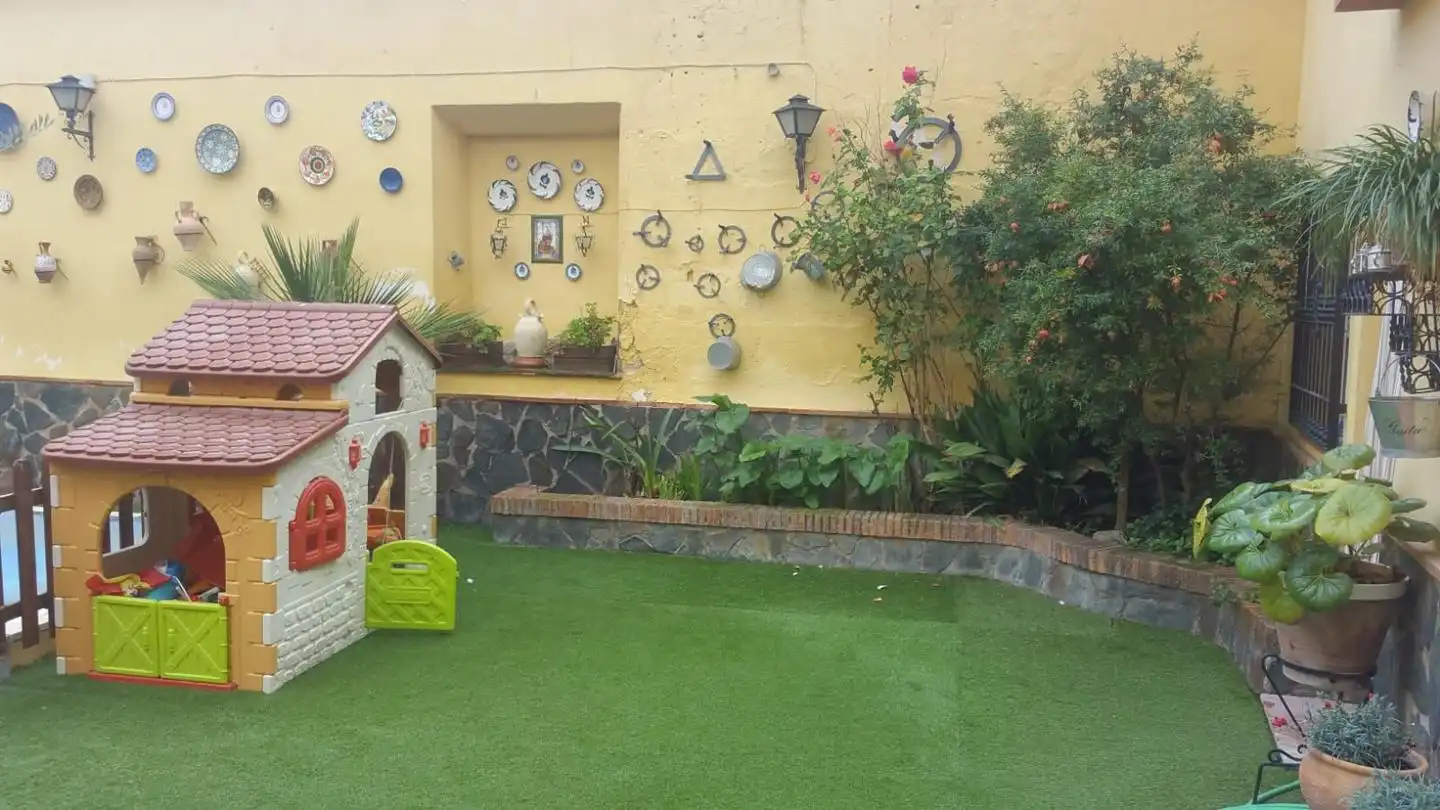 Jardín de Planta baja en venta en Pinos Puente con Piscina comunitaria