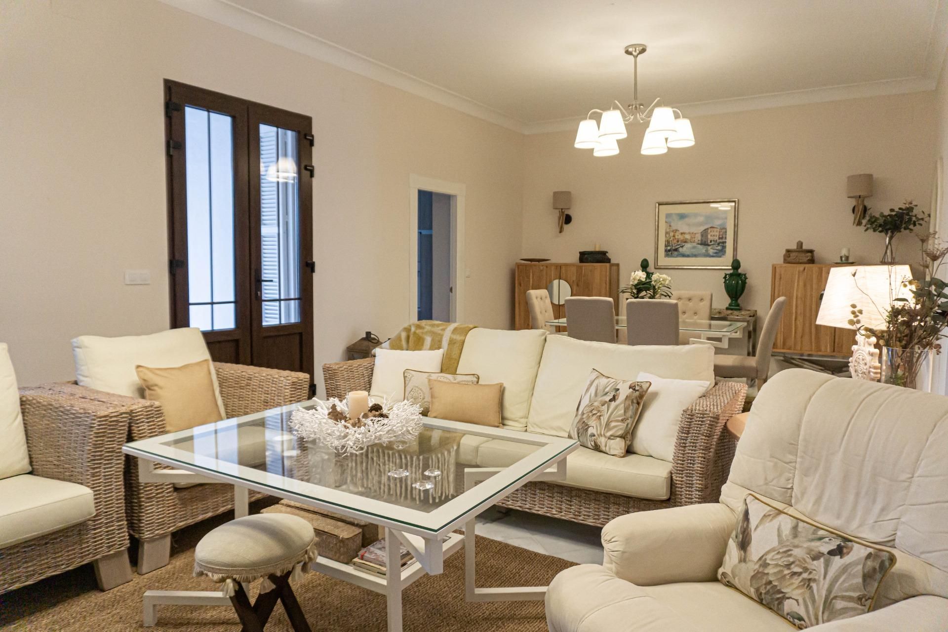 Sala de estar de Casa o chalet en venta en Carrión de los Céspedes con Aire acondicionado, Calefacción y Jardín privado
