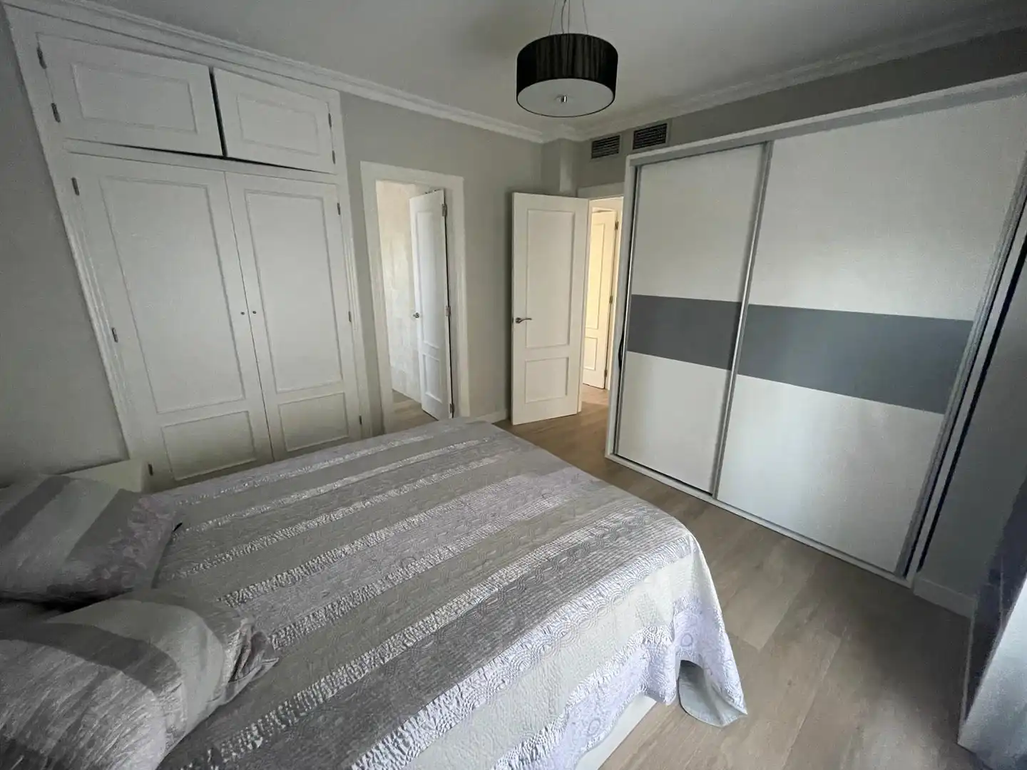 Habitación de Dúplex en venta en Almería